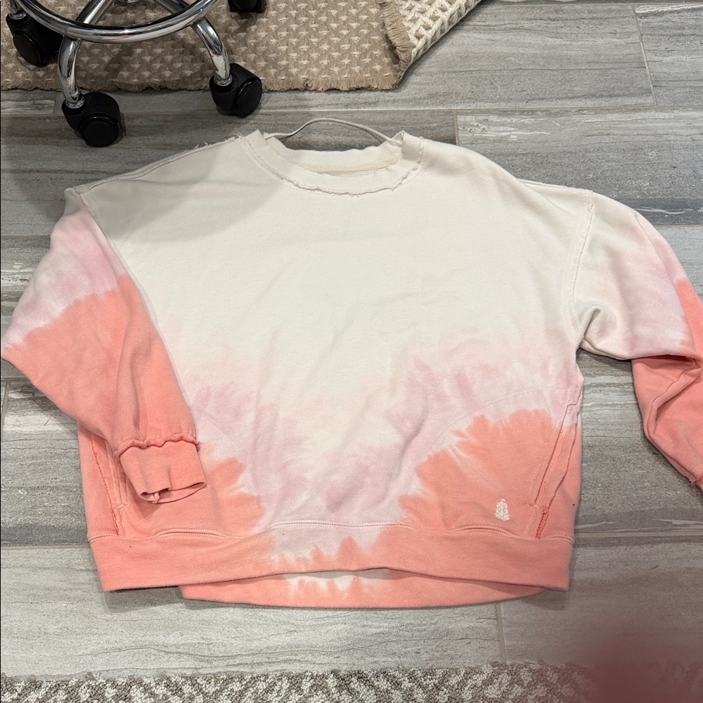 Free People Women's Pink and Cream tye dye Sweater